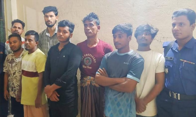 চবি শিক্ষার্থী-গ্রামবাসীর সংঘর্ষে ঘটনায় গ্রেফতার ৮