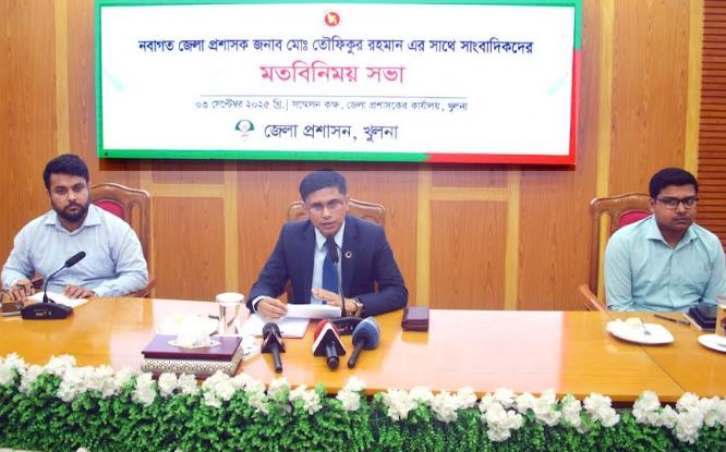 খুলনার  ডিসির সঙ্গে সাংবাদিকদের মতবিনিময়