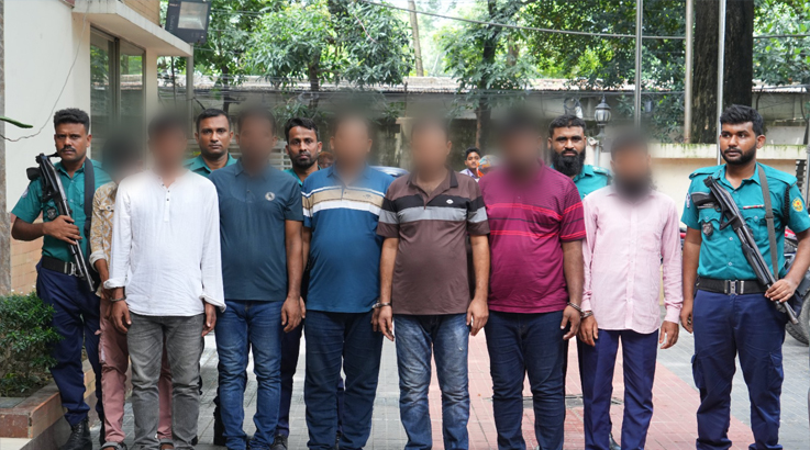 ডিবি পরিচয়ে ডাকাতির প্রস্তুতিকালে গ্রেফতার ৭