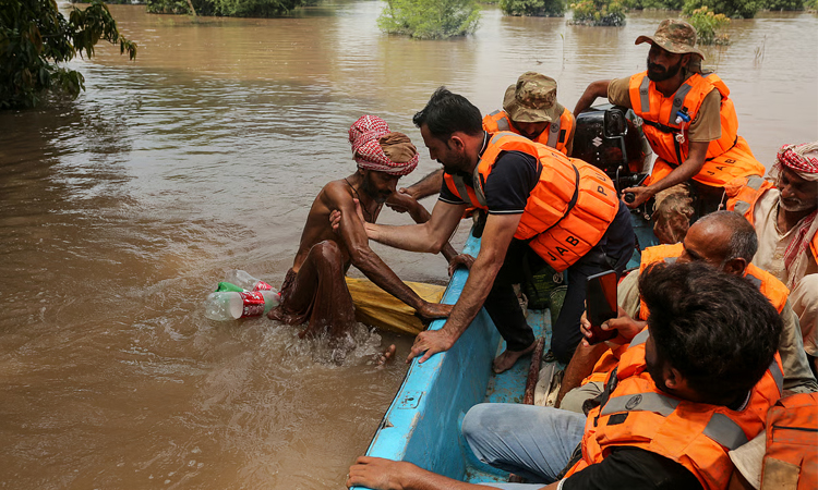 পাকিস্তানে বন্যার্তদের উদ্ধারকারী নৌকা ডুবে ৫ জনের প্রাণহানি
