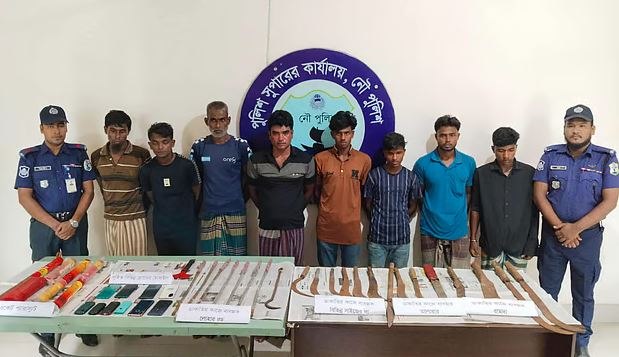 কর্ণফুলী নদীতে মাছ ধরার নৌকায় ডাকাতি চেষ্টার অভিযোগে গ্রেফতার ৮