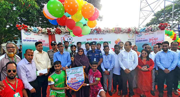 বগুড়ায় জুলাই শহীদ স্মৃতি জেলা প্রশাসক গোল্ডকাপ ফুটবল টুর্নামেন্ট শুরু