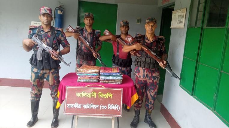 সাতক্ষীরা সীমান্ত থেকে ভারতীয় শাড়ি ও মাদকসহ বিভিন্ন মালামাল জব্দ