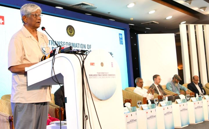 একীভূত হওয়া ব্যাংকগুলোতে আমানতকারীদের অর্থ সম্পূর্ণ সুরক্ষিত থাকবে : অর্থ উপদেষ্টা