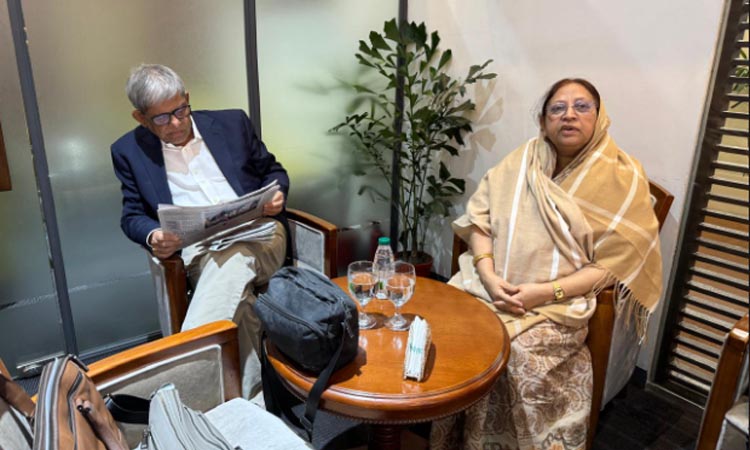 স্ত্রীর চিকিৎসার জন্য সিঙ্গাপুরের পথে মির্জা ফখরুল