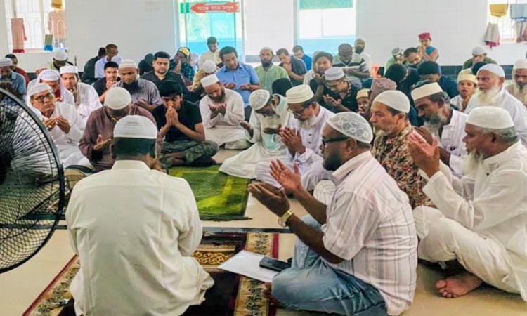 সাংবাদিক মান্না রায়হানের রুহের মাগফিরাত কামনায় দোয়া