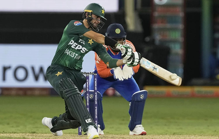 ভারতের বিপক্ষে পাকিস্তানের সংগ্রহ ৯ উইকেটে ১২৭ রান
