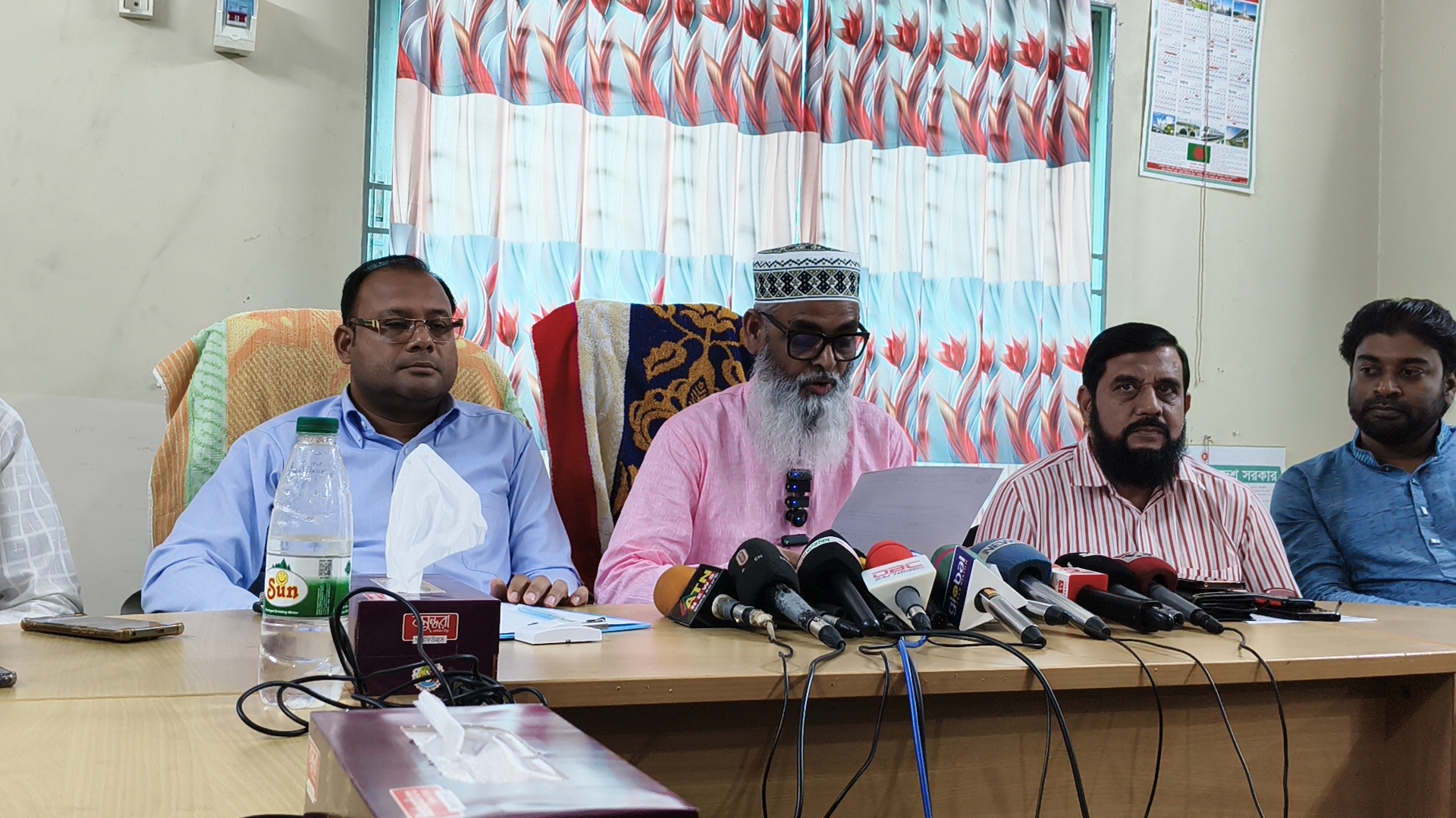 সোনামসজিদ স্থলবন্দরে পেঁয়াজের আইপি উম্মুক্তের দাবি আমদানিকারকদের