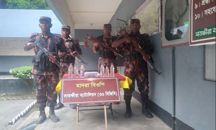 সাতক্ষীরা সীমান্তে ভারতীয় বিভিন্ন মালামাল জব্দ