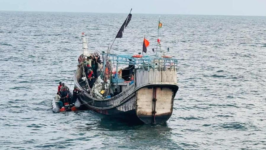 পিরোজপুরের ১৩ জেলে ভারতের কারাগারে : দেশে ফিরিয়ে আনার আকুতি স্বজনদের