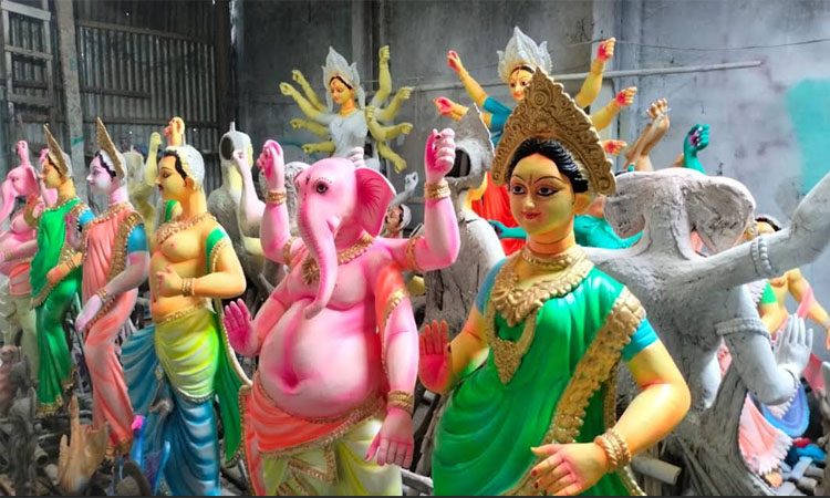 হবিগঞ্জে ৬৫৯ টি মণ্ডপে চলছে শেষ মূহুর্তের সাজসজ্জা