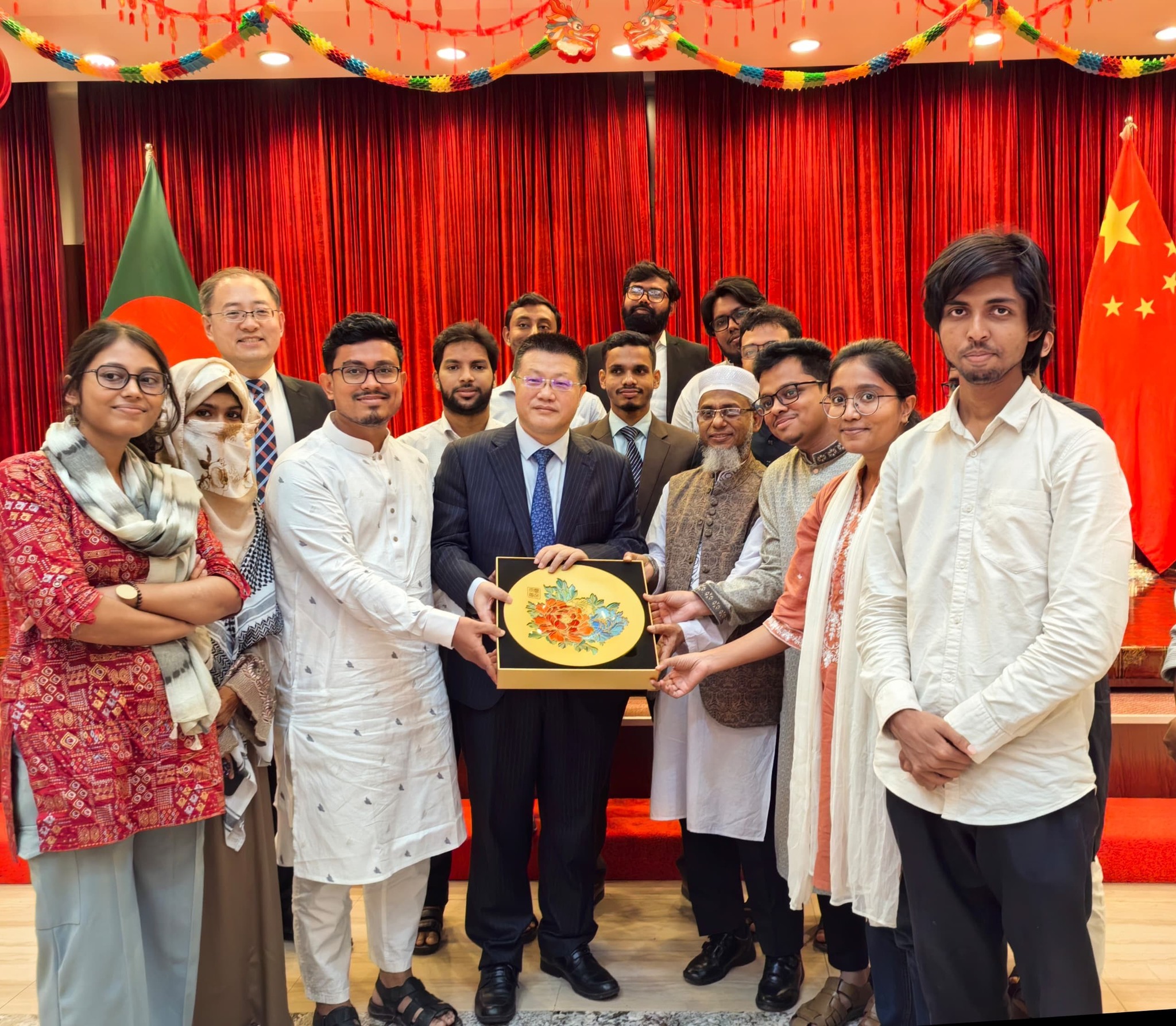 চীনা রাষ্ট্রদূতের সাথে ডাকসু নেতৃবৃন্দের সাক্ষাৎ