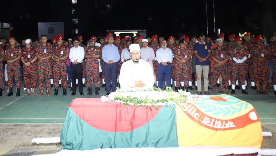 বীর ফায়ার ফাইটার শামীম আহমেদ’র জানাজা সম্পন্ন