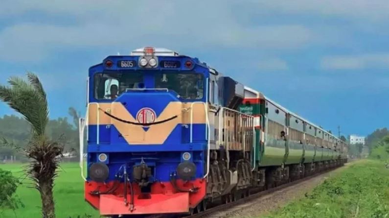 পূজার ছুটিতে ৪ জোড়া বিশেষ ট্রেন চালু, পদ্মা ও মধুমতি এক্সপ্রেসের ডে-অফ প্রত্যাহার