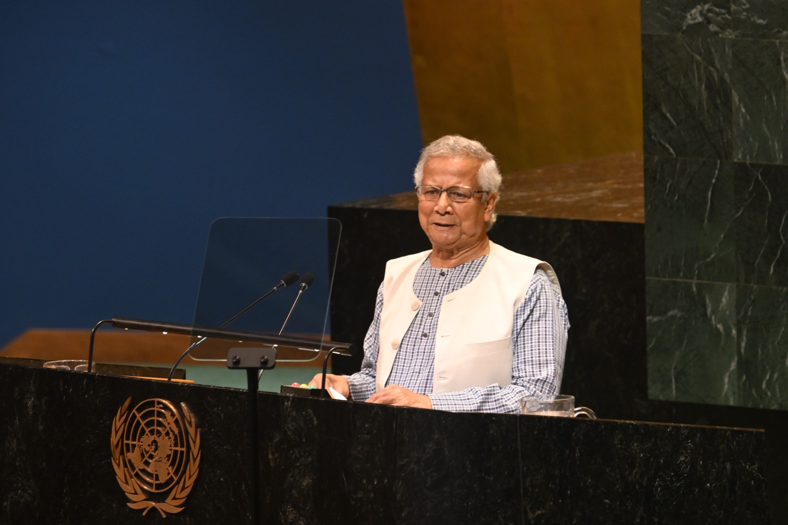 অবৈধ সম্পদ সংরক্ষণকারী দেশকে পাচারকৃত অর্থ ফিরিয়ে দেওয়ার আহ্বান প্রধান উপদেষ্টার
