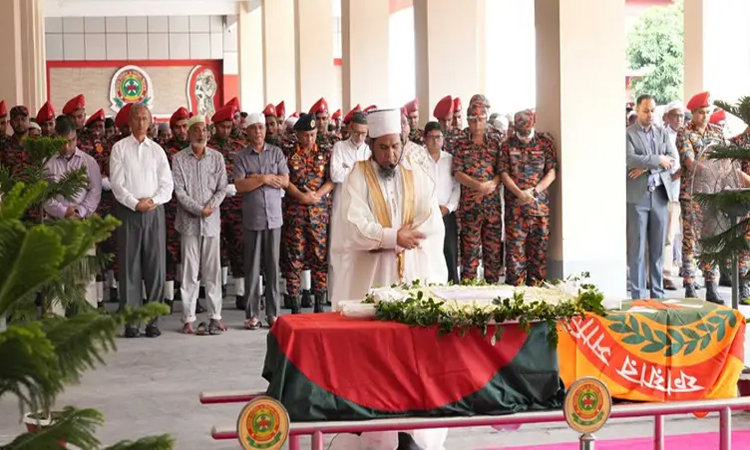 ওয়্যারহাউজ ইন্সপেক্টর খন্দকার জান্নাতুল নাঈমের জানাজা অনুষ্ঠিত