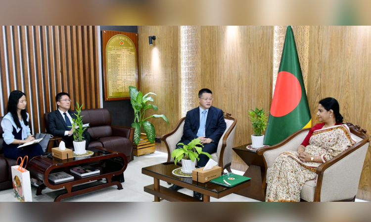 পানি সম্পদ উপদেষ্টার সঙ্গে চীনের রাষ্ট্রদূতের সাক্ষাৎ