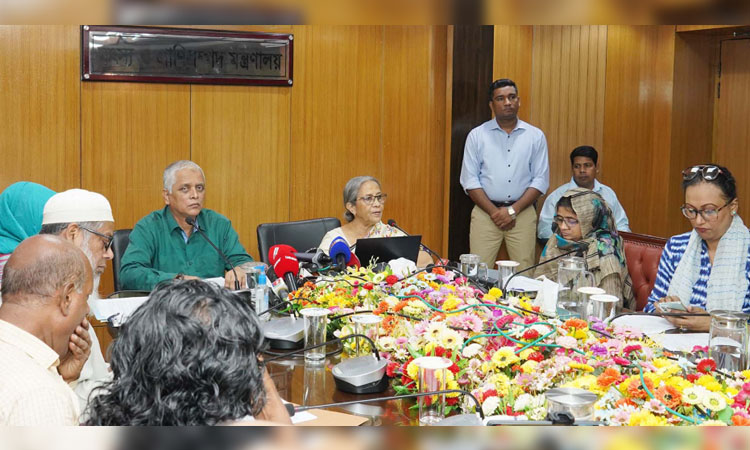 মা ইলিশ রক্ষায় বিশেষ অভিযান চলবে ৪ থেকে ২৫ অক্টোবর : মৎস্য উপদেষ্টা
