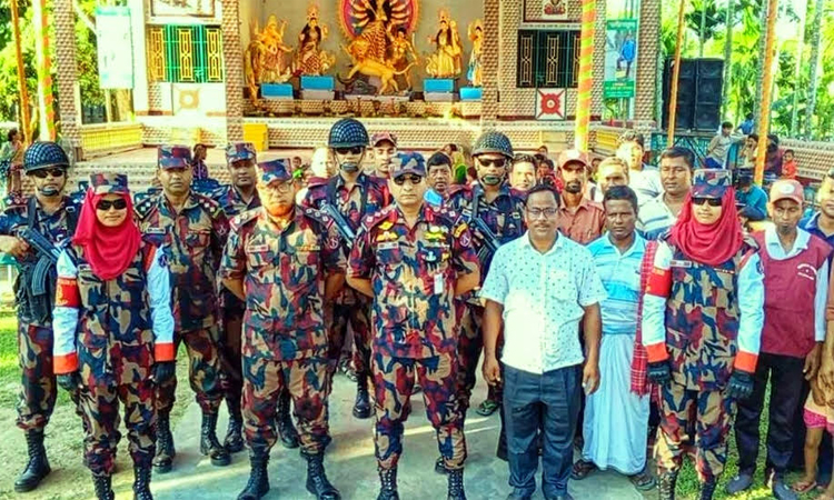 লালমনিরহাট সীমান্তে দুর্গাপূজা উপলক্ষে বিজিবির কড়া নিরাপত্তা