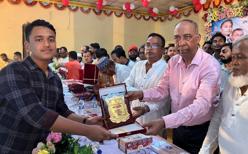 চরফ্যাশনে জিপিএ-৫ প্রাপ্ত শতাধিক শিক্ষার্থীকে জিয়া পরিষদের সংবর্ধনা ও বৃত্তি প্রদান