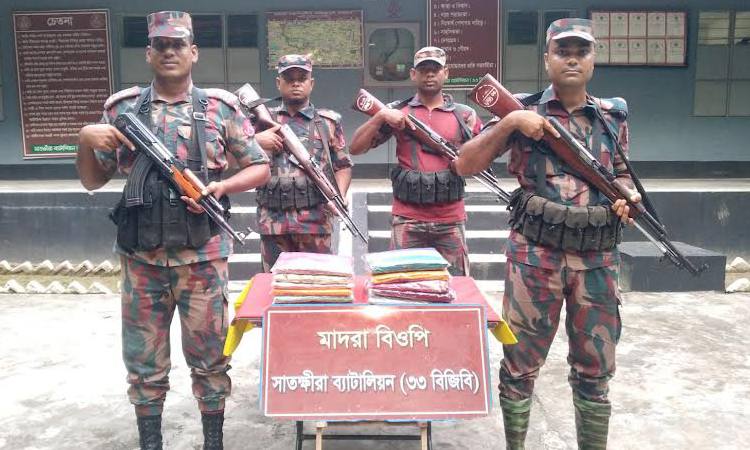 সাতক্ষীরা সীমান্ত থেকে ভারতীয় চোরাই পণ্য জব্দ