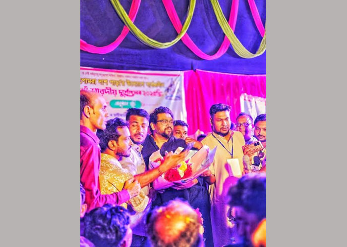 রাঙ্গুনিয়ার পূজামণ্ডপ পরিদর্শনে হুম্মাম কাদের চৌধুরী