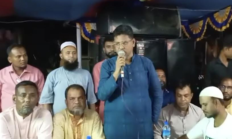 নওগাঁ সদর উপজেলার পূজামণ্ডপ পরিদর্শন বিএনপি নেতাদের