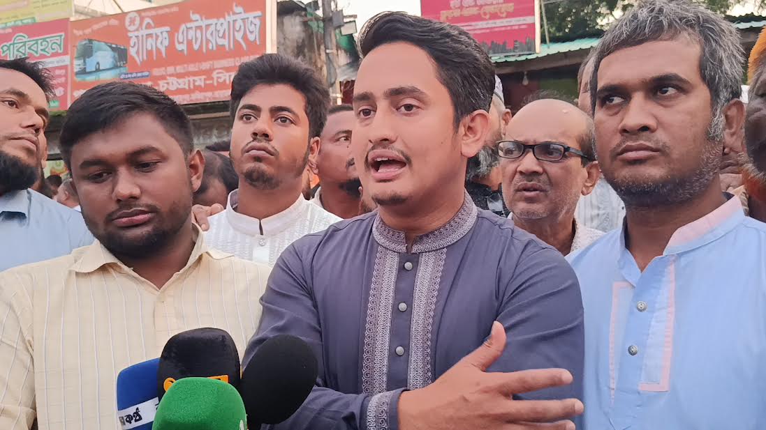 শেখ হাসিনাকে ফেরত দেয়া ছাড়া ভারত প্রত্যাশিত আচরণ পাবে না : সারজিস আলম