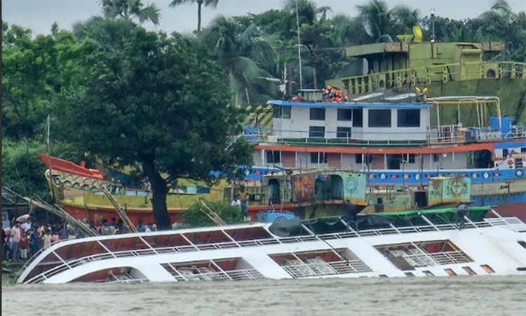 খুলনার রূপসায় সুন্দরবন ট্যুরিস্ট জাহাজ ডুবি