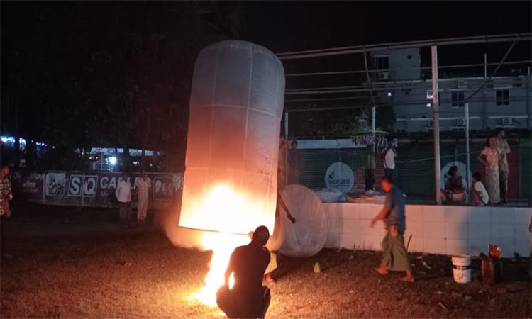 পটুয়াখালীতে নানা আনুষ্ঠানিকতায় রাখাইনদের প্রবারণা পূর্ণিমা উদযাপিত