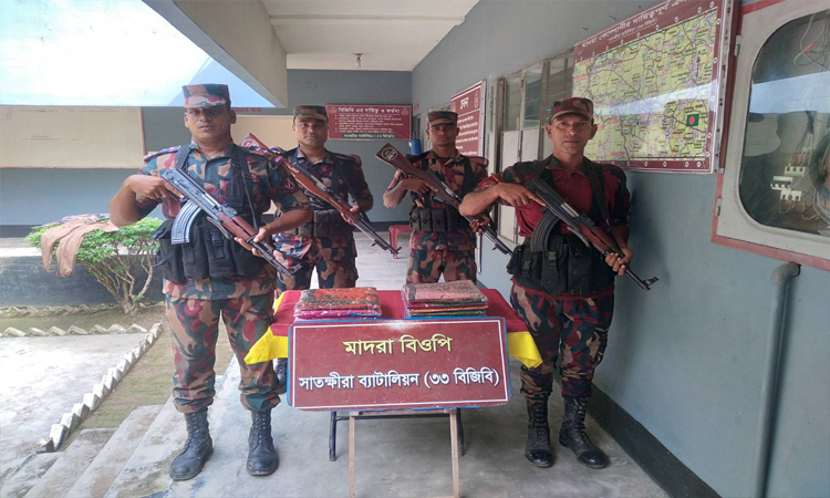 সাতক্ষীরা সীমান্তে ভারতীয় মালামাল জব্দ