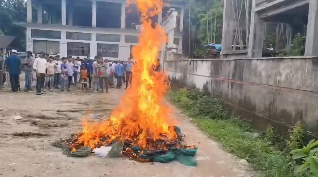 কুমিল্লায় অবৈধ কারেন্ট ও রিং জাল জব্দ, জরিমানা