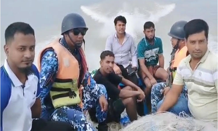 পটুয়াখালীতে অবৈধ জাল ও মাছ জব্দ
