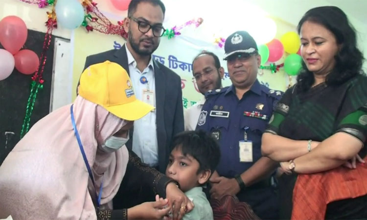 নাটোরে টাইফয়েড টিকা পাবে চার লাখের বেশি শিশু 