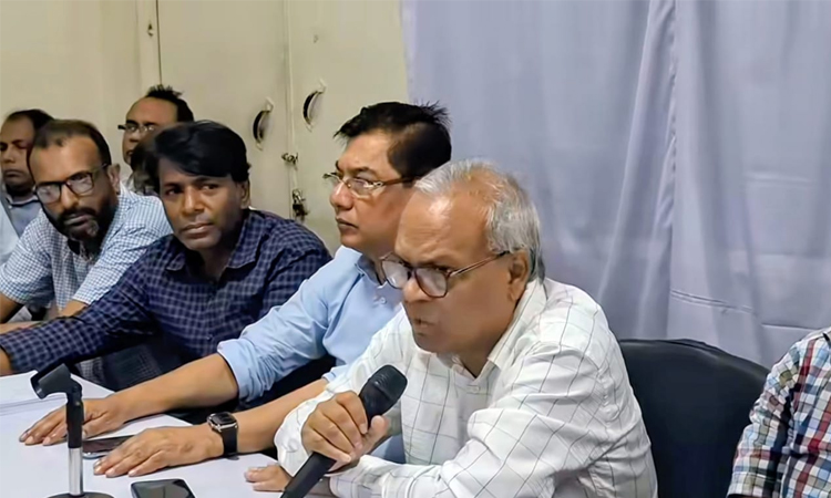 গণতন্ত্রের অভিযাত্রায় সংকট সৃষ্টি হলে ‘কালো ঘোড়ার অনুপ্রবেশ’ হতে পারে : রিজভী