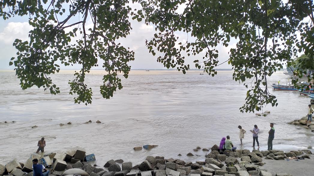 অপরূপ সৌন্দর্যের আঁধার চাঁদপুরের তিন নদীর মোহনা