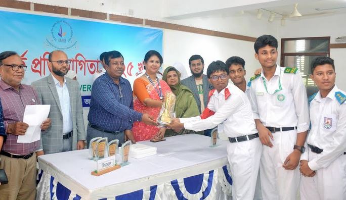 খুলনায় আন্তঃস্কুল বিতর্ক প্রতিযোগিতার সমাপনী 