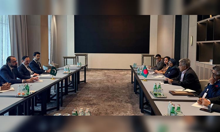 বাংলাদেশ ও পাকিস্তানের মধ্যে দ্বিপাক্ষিক সহযোগিতা জোরদারের আহ্বান শ্রম উপদেষ্টার
