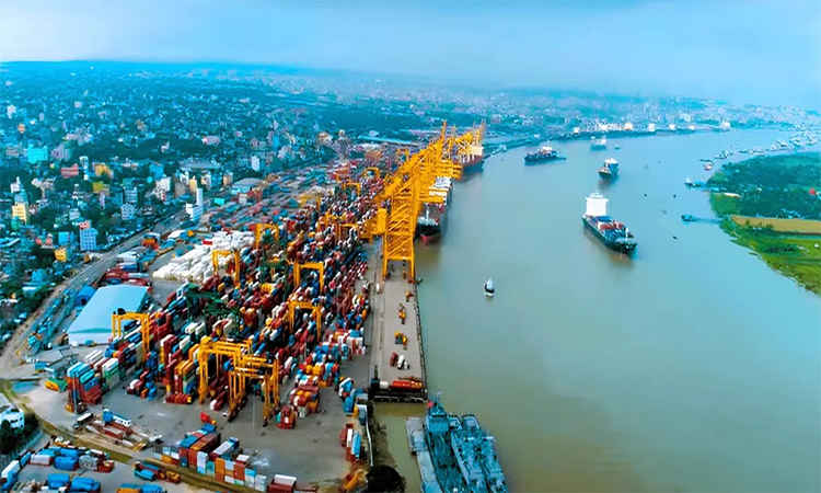 চট্টগ্রাম বন্দরে ট্রেইলার চলাচল বন্ধ