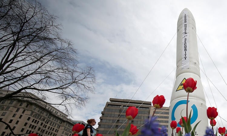 ১৪০০ পারমাণবিক কর্মীকে অবৈতনকি ছুটিতে পাঠাল যুক্তরাষ্ট্র