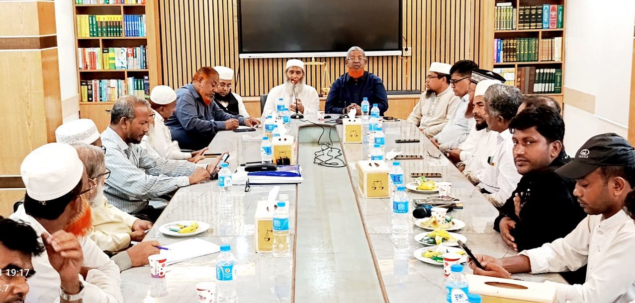 শিক্ষা ব্যবস্থার পূর্ণ জাতীয়করণ করতে হবে : অধ্যাপক মুজিব