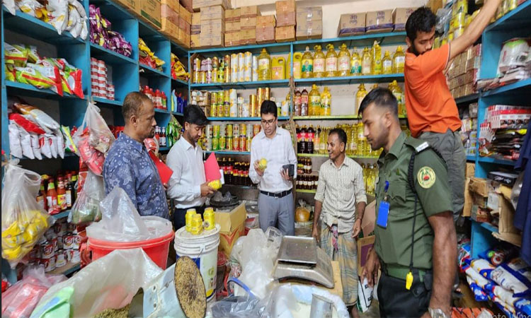 বোয়ালখালীতে অস্বাস্থ্যকর পরিবেশে খাদ্য উৎপাদনের দায়ে ৩ প্রতিষ্ঠানকে জরিমানা