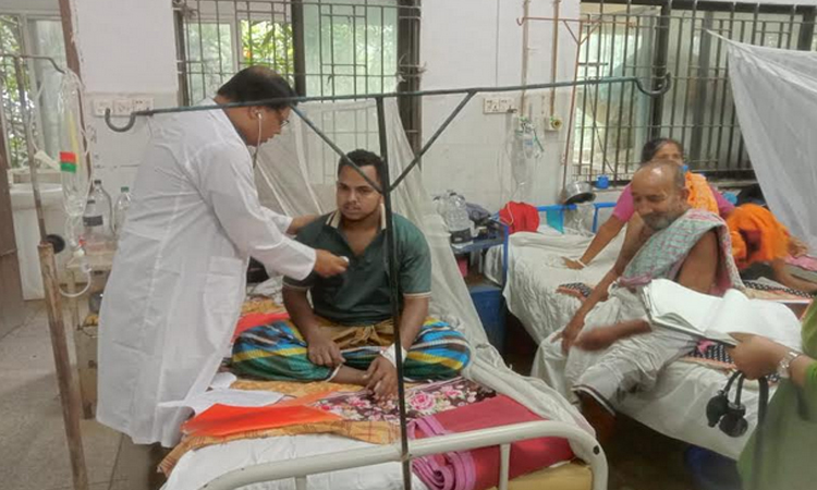 নরসিংদী ১০০ শয্যা হাসপাতালে নানা সংকটেও মিলছে নিরলস সেবা
