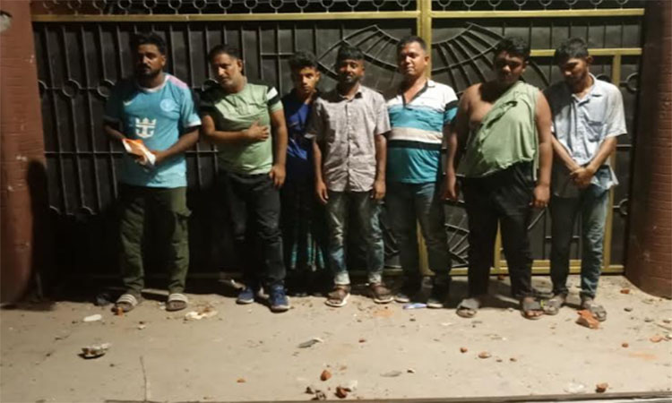 সিরাজগঞ্জে যৌথ বাহিনীর অভিযানে আটক ৭