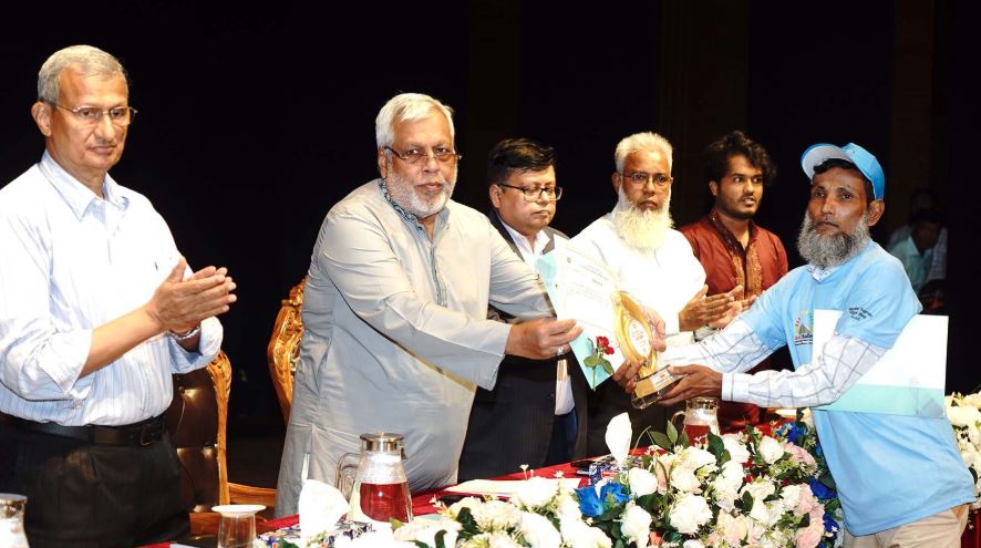 সড়ক নিরাপত্তা ও সচেতনতা বৃদ্ধির লক্ষ্যে জাতীয় নিরাপদ সড়ক দিবস উদযাপিত