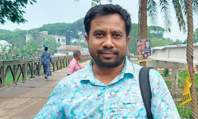 ফরিদপুরে সাংবাদিক আনিচুর হামলার শিকার