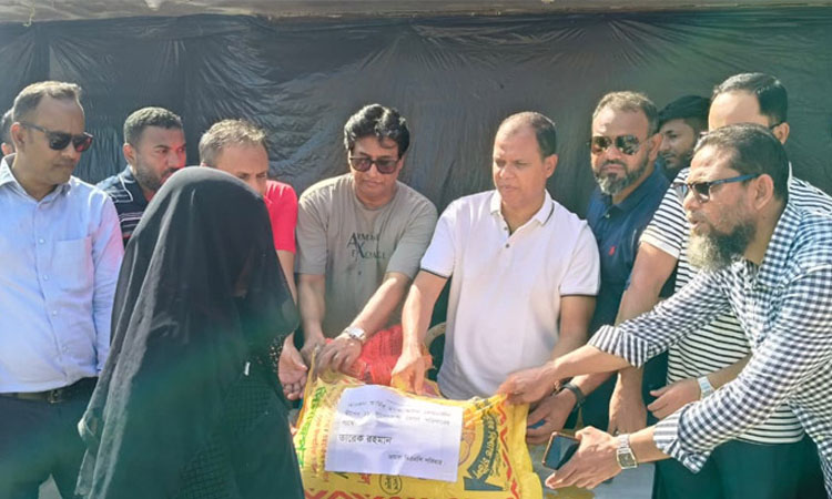 সেন্টমার্টিনে অসহায় জেলে পরিবারের পাশে তারেক রহমান