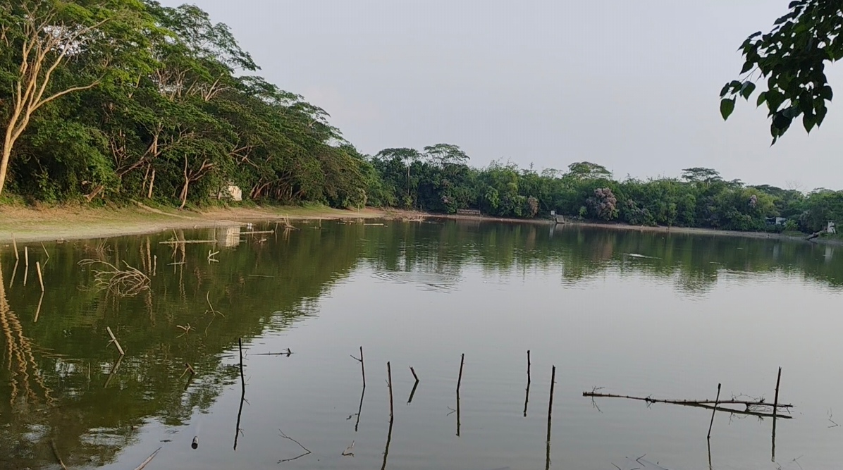 নানা গল্প রয়েছে মুঘল আমলের সেনাপতির দীঘির