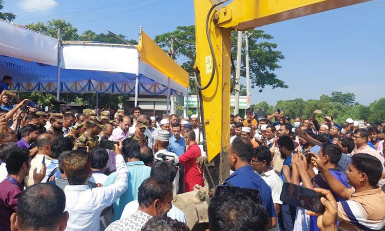 যশোরের ভবদহে সেনাবাহিনীর তত্ত্বাবধানে নদী খনন শুরু