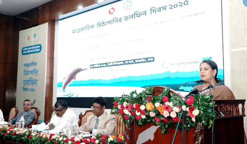ডলফিন বাঁচলে নদী বাঁচবে, নদী বাঁচলে মানুষও বাঁচবে : পরিবেশ উপদেষ্টা  